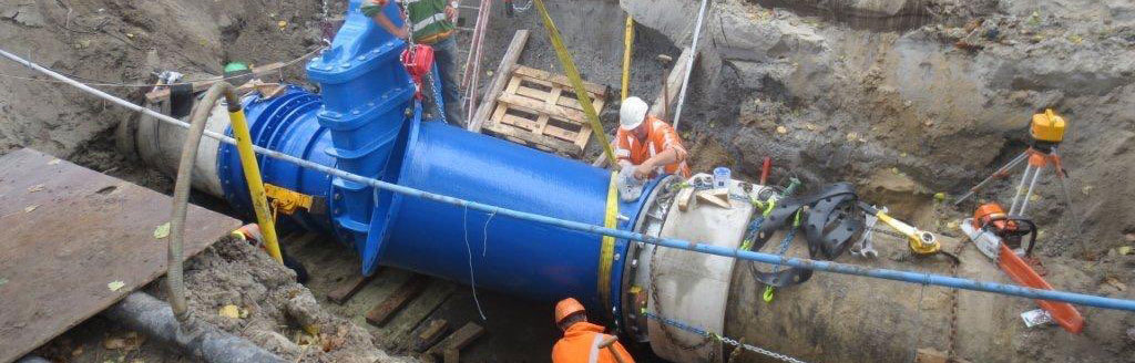 The installation of a 45° branch-off  in an existing pipeline.